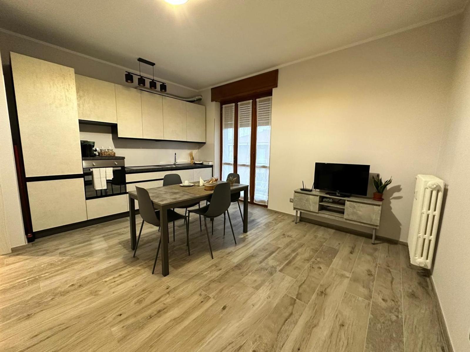 Ca Rosas - Appartamento Alba อัลบา ภายนอก รูปภาพ
